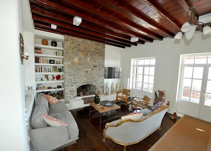 Nautilia - Luxury And Калафатис