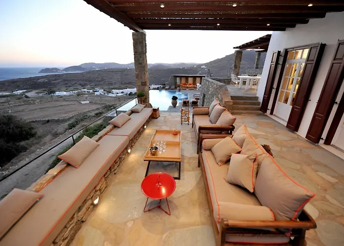 Nautilia - Luxury And Калафатис