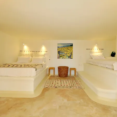 Nautilia - Luxury Suites&cottages Hotel