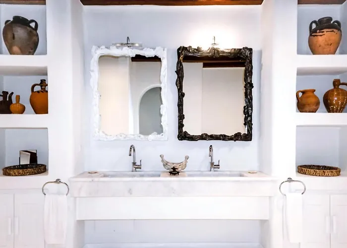 Nautilia - Luxury And Kalafatis