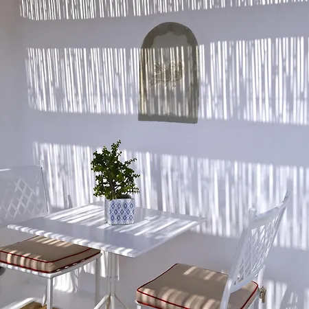 Nautilia - Luxury And 3* カラファティス